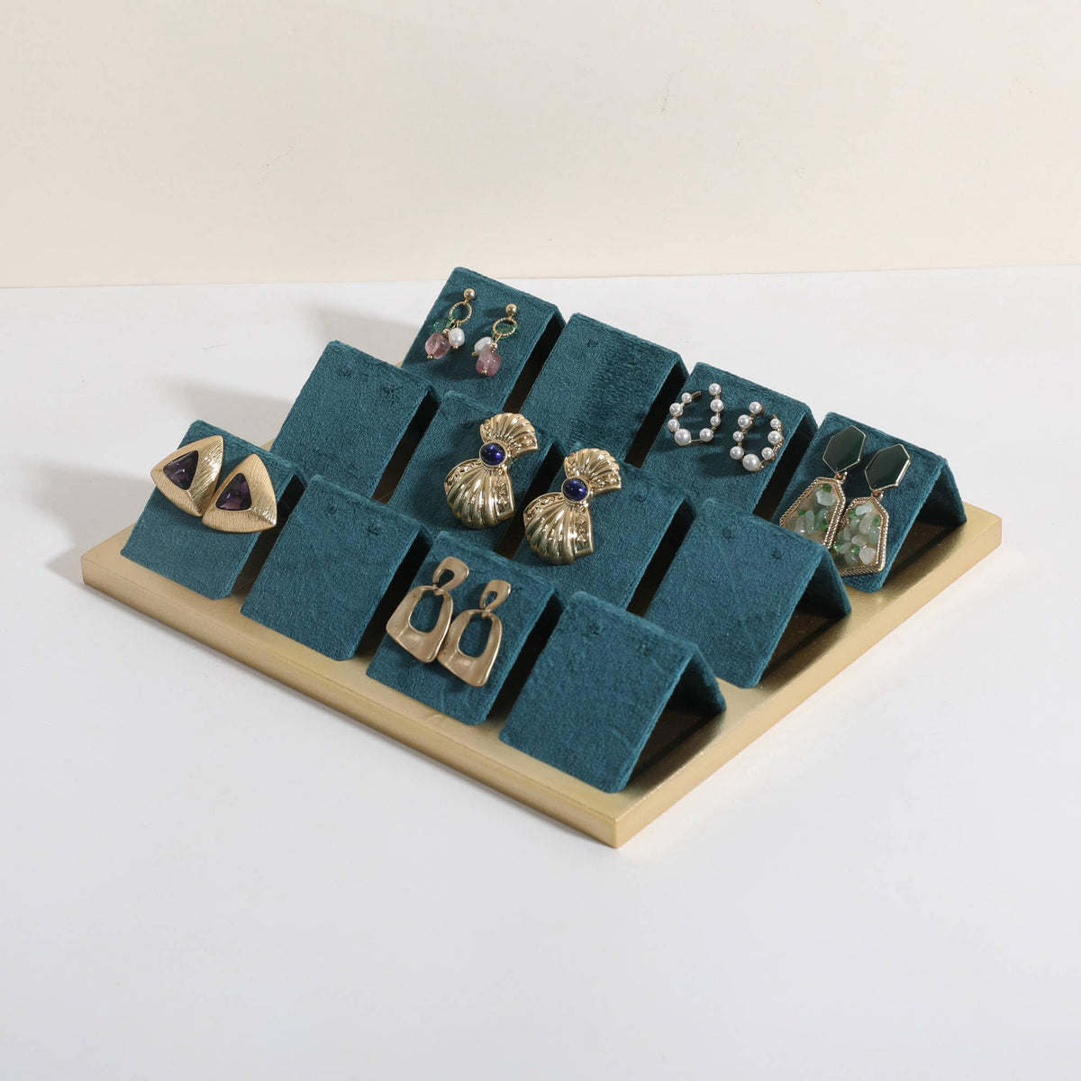 Golden coated earring display stand for selling, velvet stud earring holder for jewelry display, Jewlery earring storage organizer tray, studs holder jewelry organizer【Earring holder-Pink】
