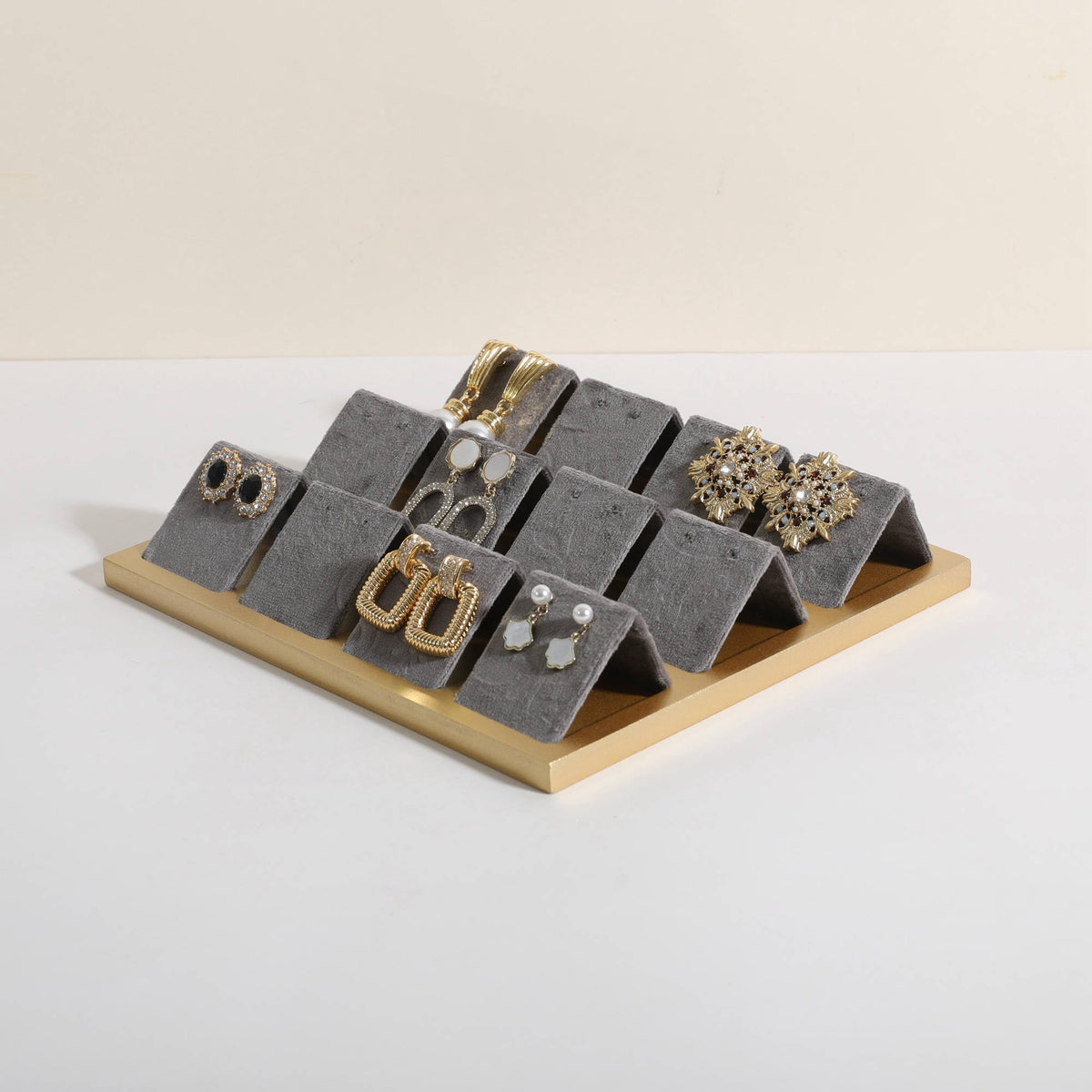 Golden coated earring display stand for selling, velvet stud earring holder for jewelry display, Jewlery earring storage organizer tray, studs holder jewelry organizer【Earring holder-Pink】
